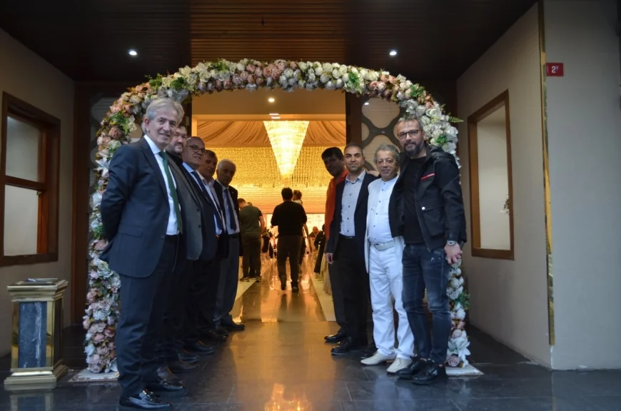 İKİ YAKADA İFTAR COŞKUSU