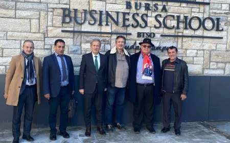 Bursa Yangın Zirvesi 2025 ?⚡ İstanbul Elektrik Teknisyenleri Odası Başkanı Haluk Bozalı, elektrik kaynaklı yangınlar, denetimsizlik ve kaçak elektrikçilerin oluşturduğu risklere dikkat çekti. “Yetkisiz müdahaleler can ve mal kaybına yol açıyor.” #YangınZirvesi2025 #ElektrikYangınları #Denetim #KaçakElektrikçi